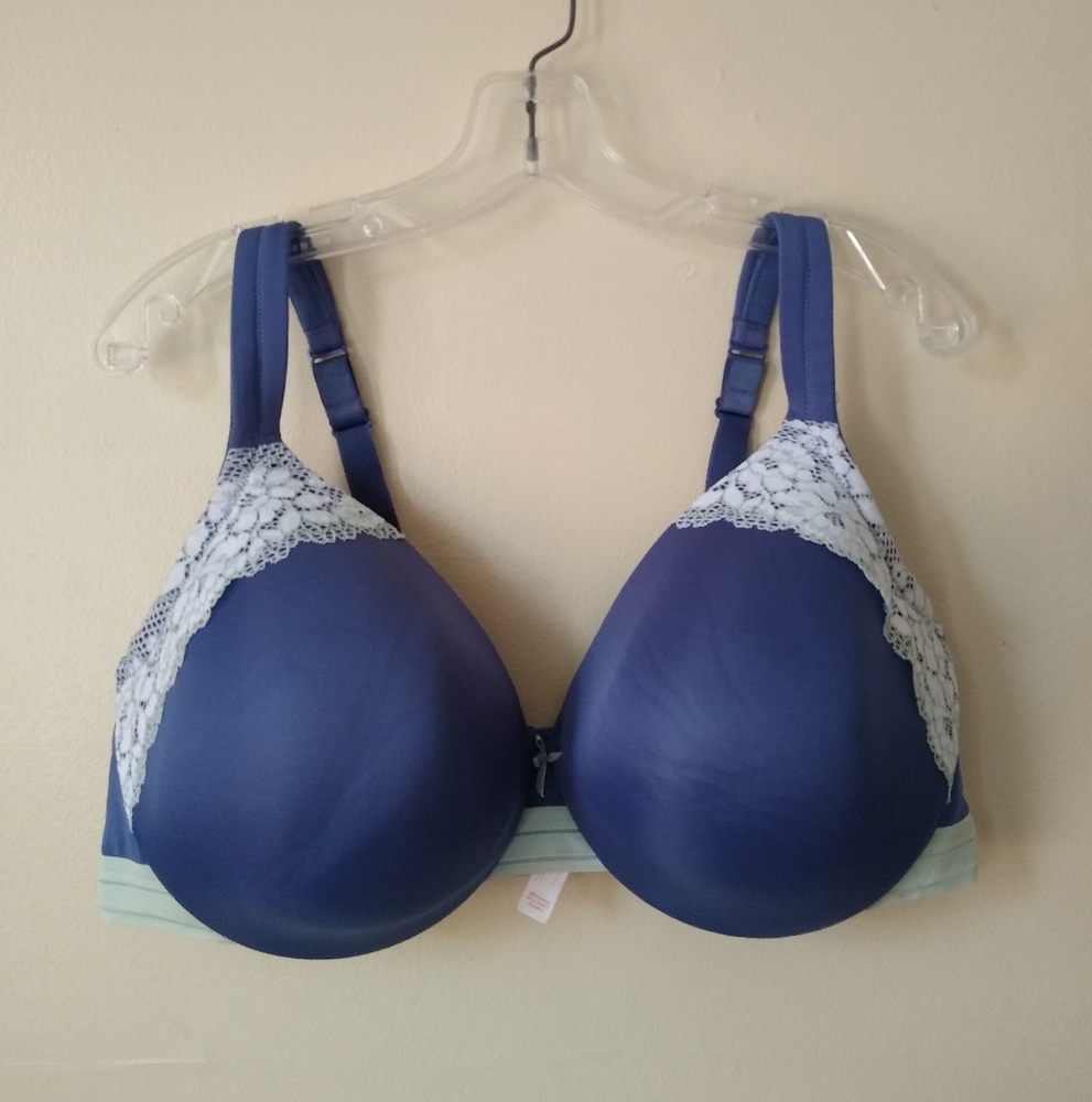 Cacique Navy Bra with White Lace and Mint Band